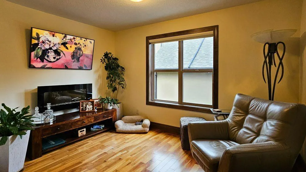109 Armstrong place, #904