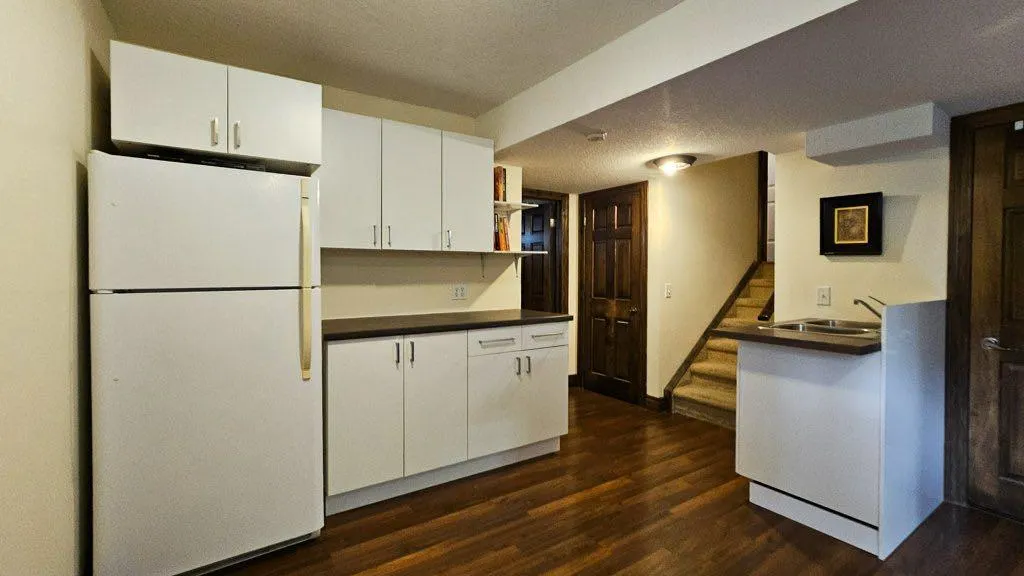 109 Armstrong place, #904