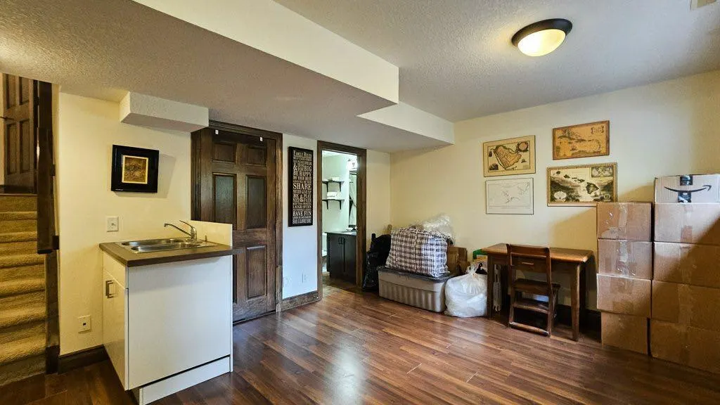 109 Armstrong place, #904
