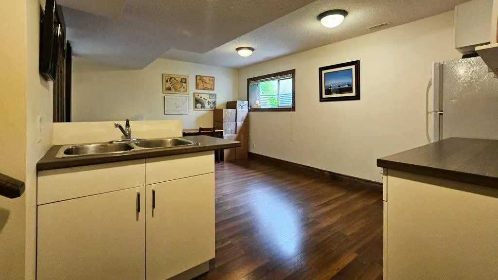109 Armstrong place, #904