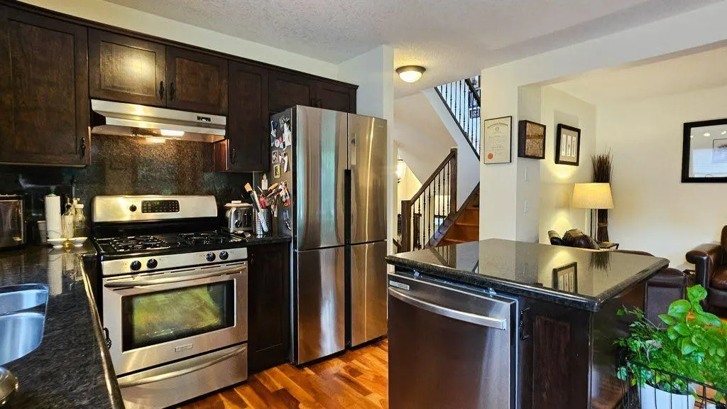 109 Armstrong place, #904