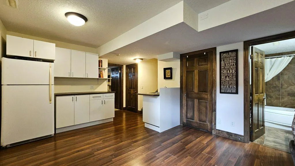 109 Armstrong place, #904