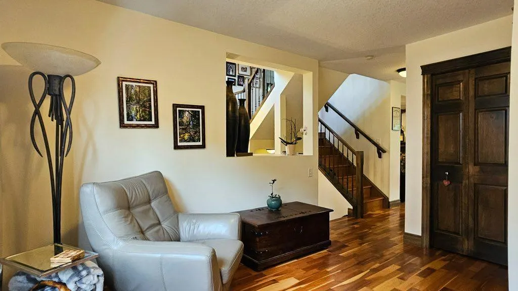 109 Armstrong place, #904