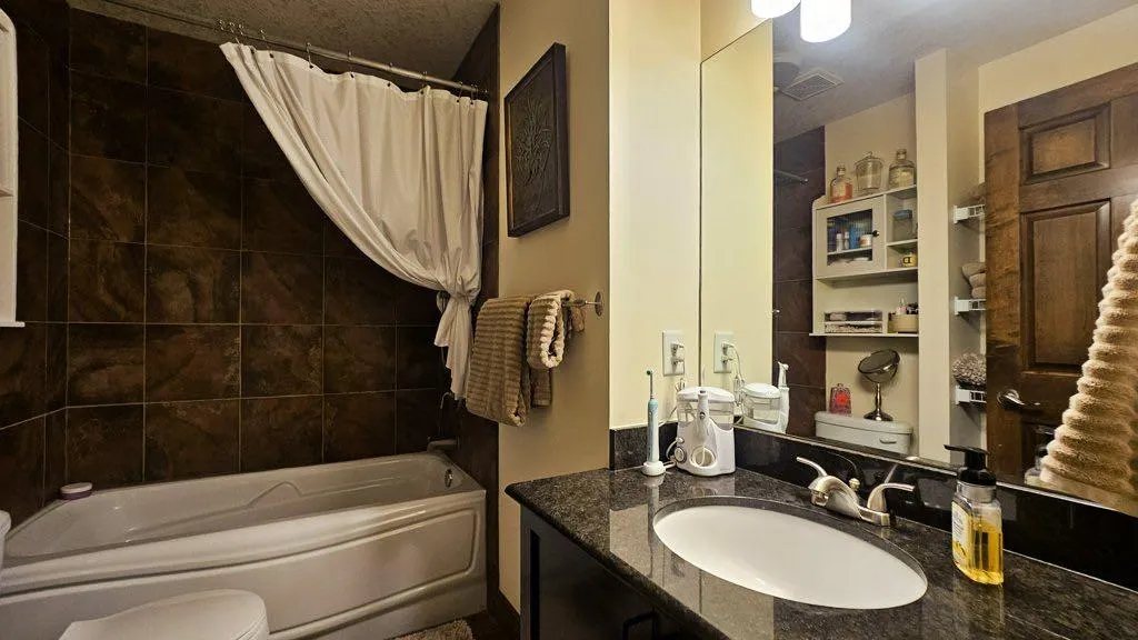 109 Armstrong place, #904