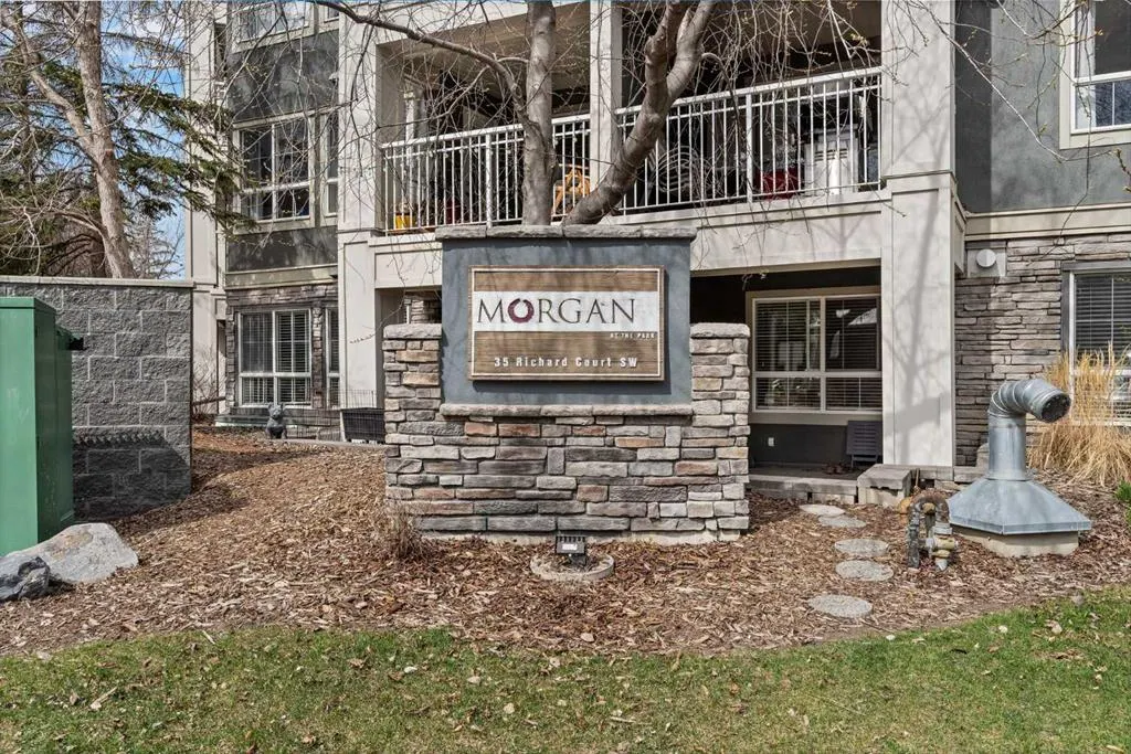 35 Richard Court SW, #113