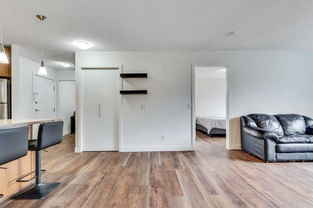 35 Richard Court SW, #113