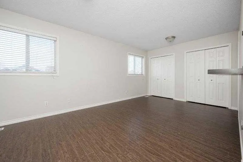 125 Bridleglen Manor SW