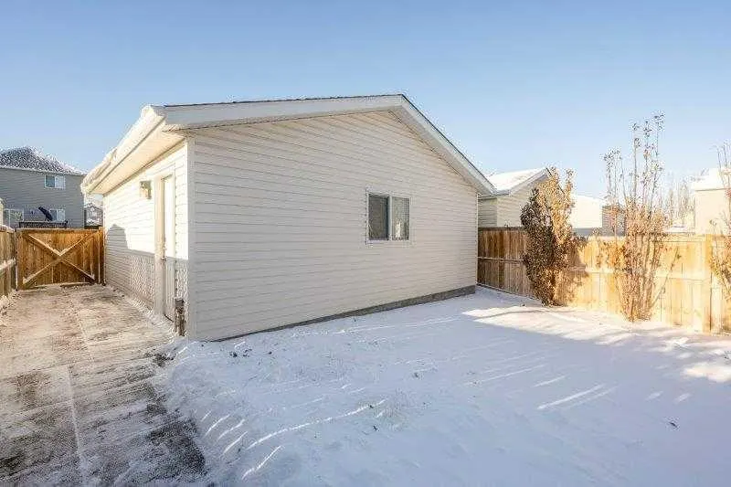 125 Bridleglen Manor SW