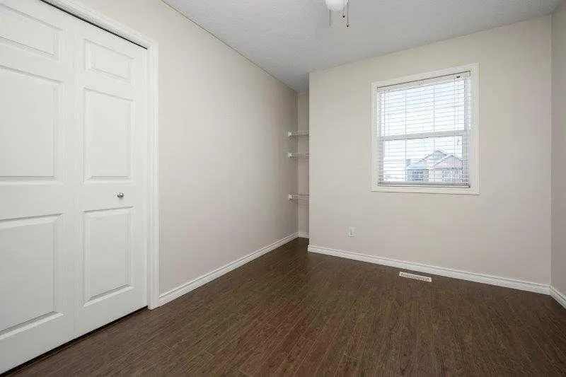 125 Bridleglen Manor SW