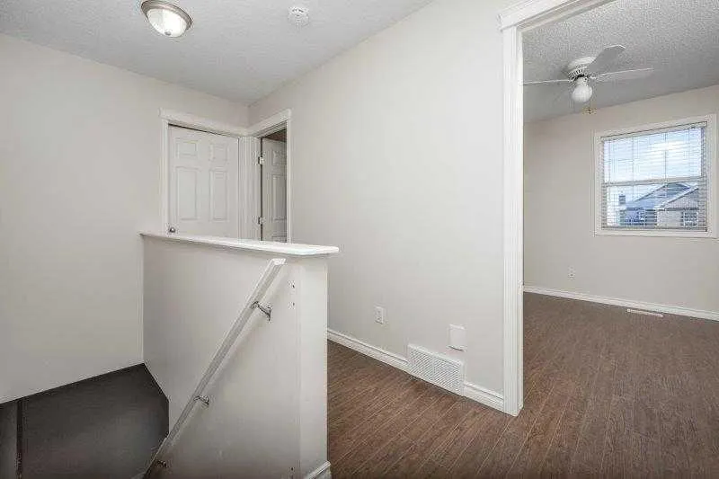 125 Bridleglen Manor SW