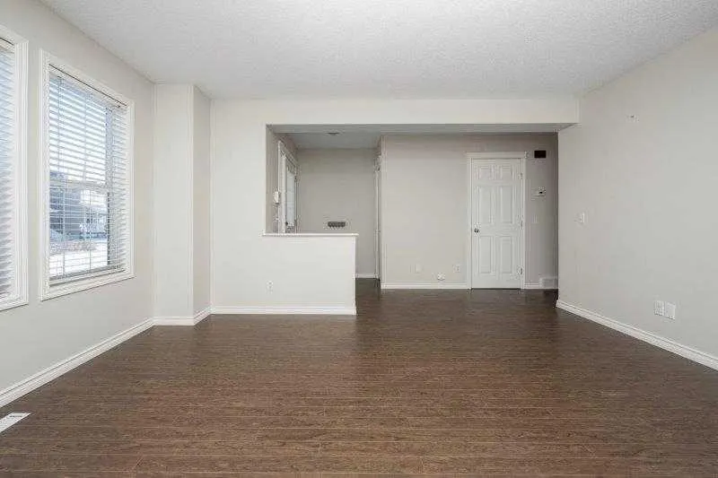 125 Bridleglen Manor SW