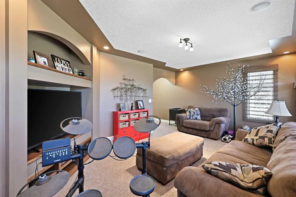 438 Cranston Drive SE