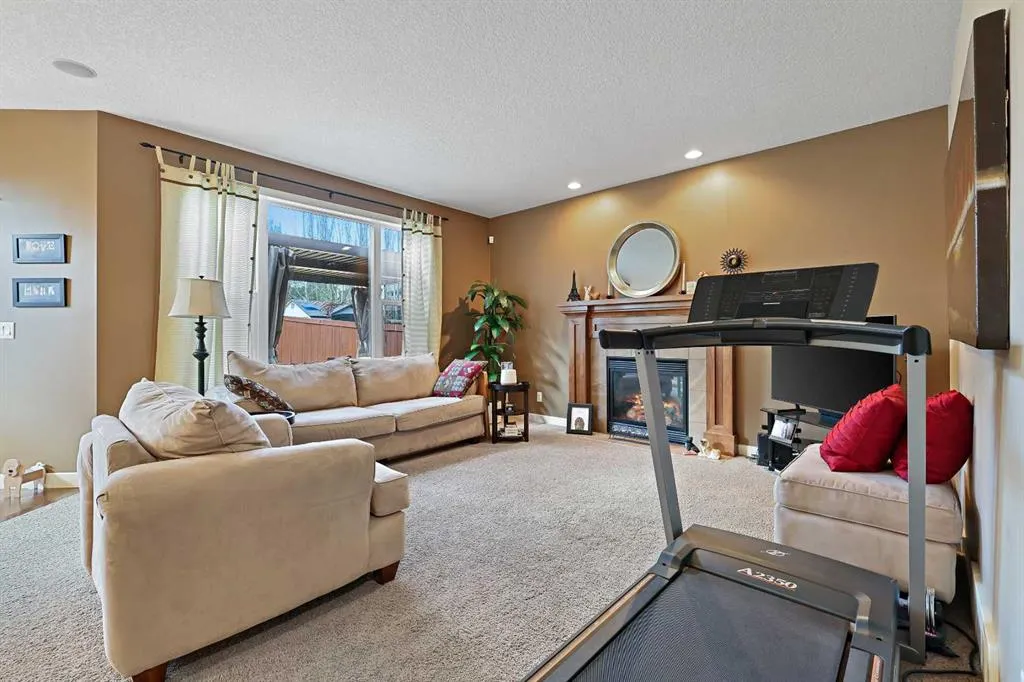 438 Cranston Drive SE