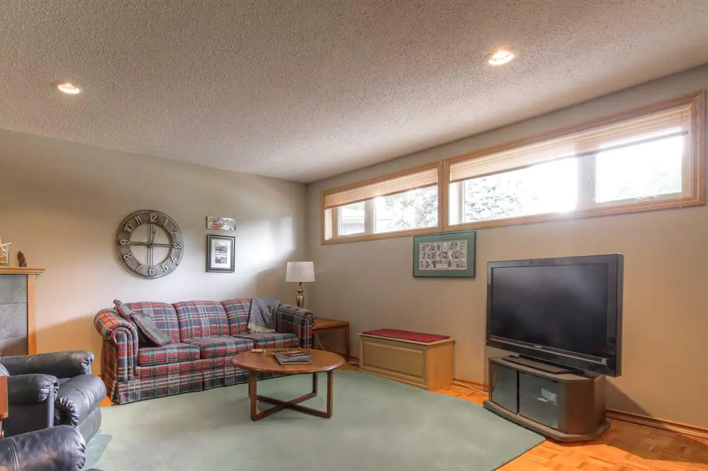 5135 Viceroy Drive NW