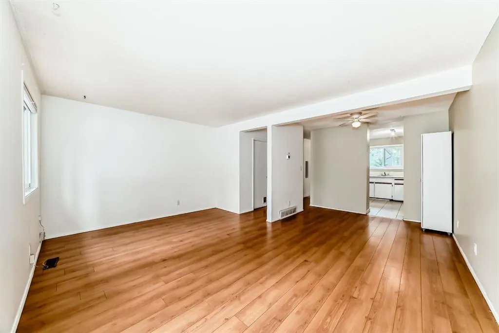 251 90 Avenue SE, #90