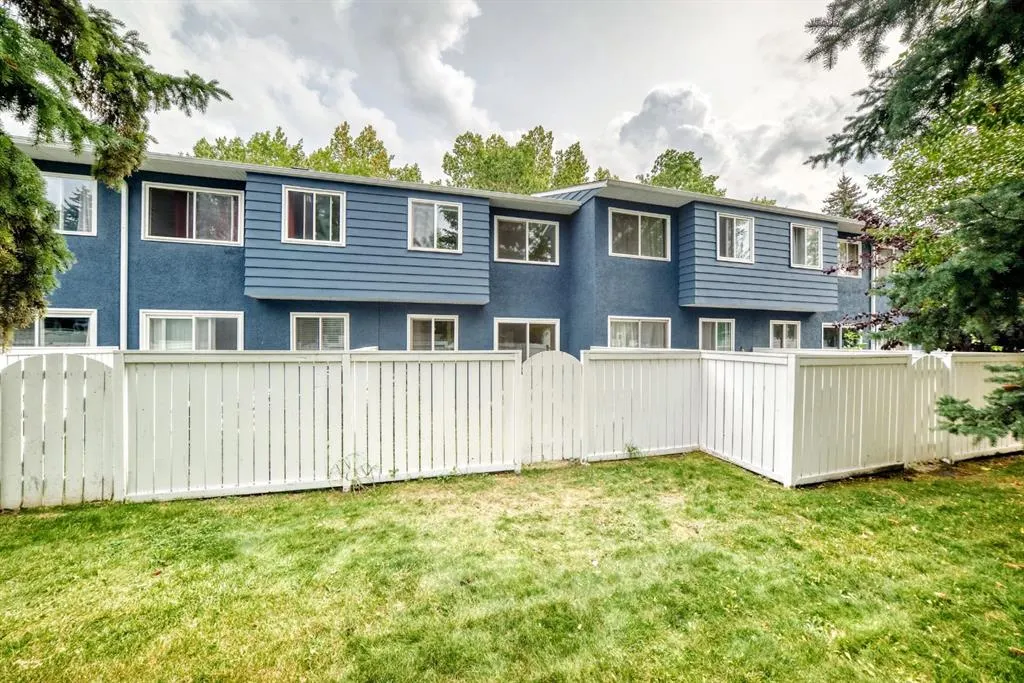 251 90 Avenue SE, #90