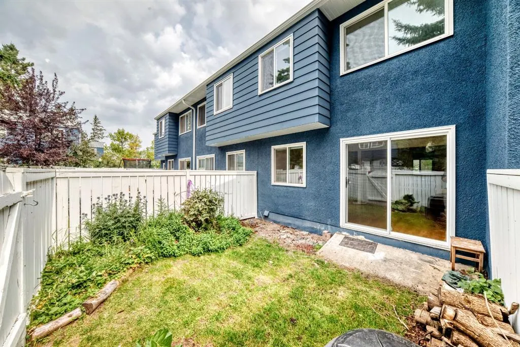 251 90 Avenue SE, #90