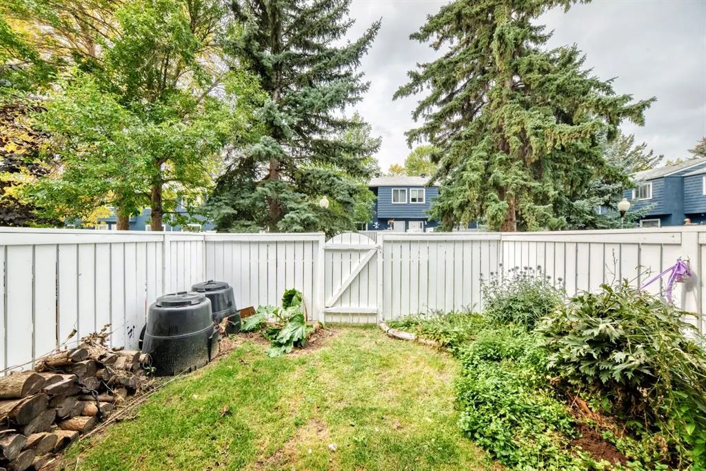 251 90 Avenue SE, #90