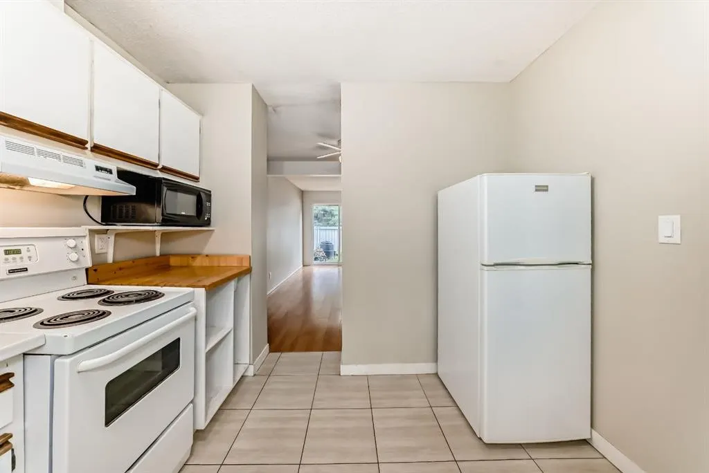 251 90 Avenue SE, #90