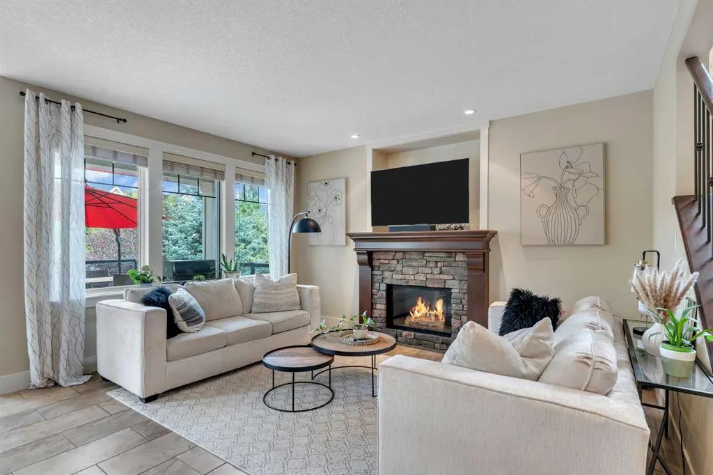 255 Coopers Hill SW