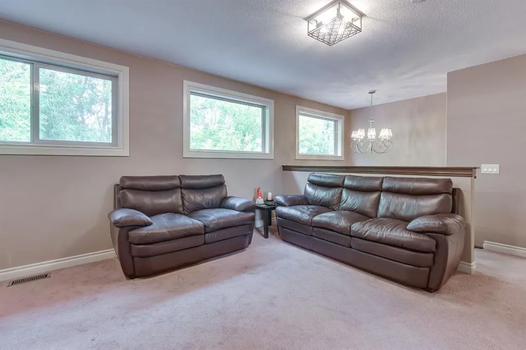 812 Stonehaven Drive