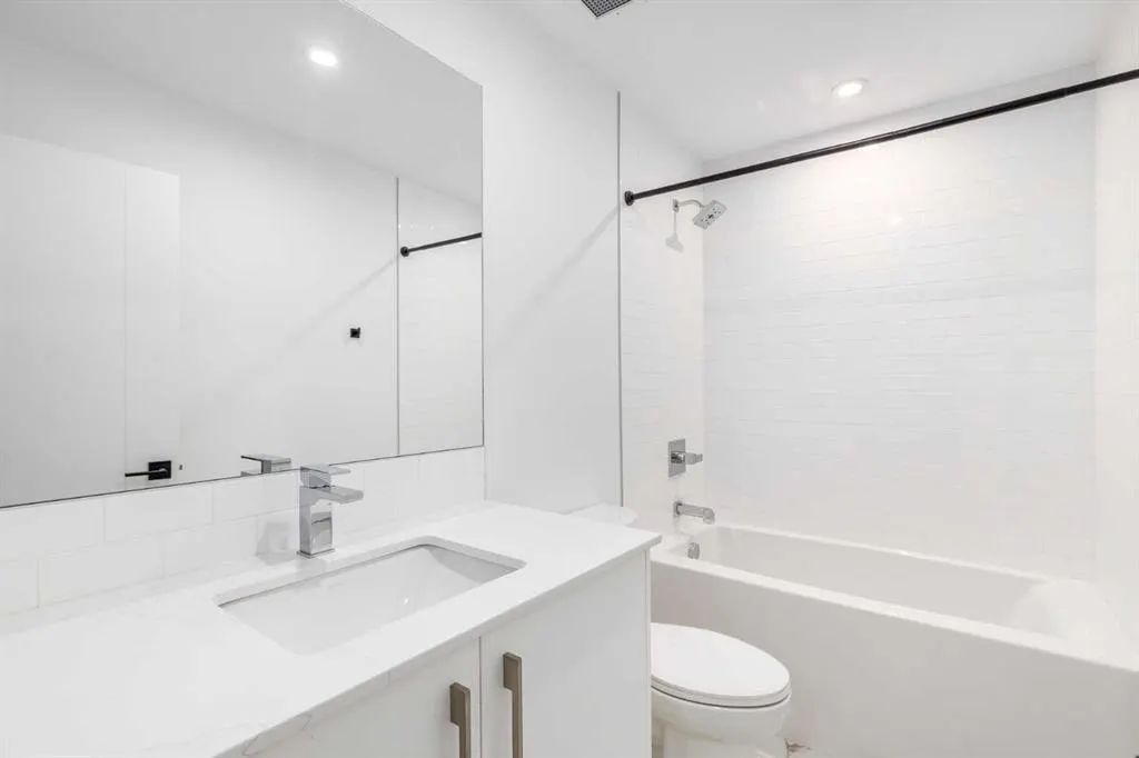 110 18A Street NW, #822