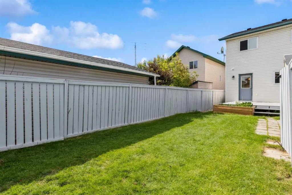 159 Country Hills Crescent NW
