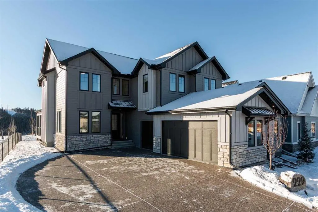 229 Rowmont Drive NW