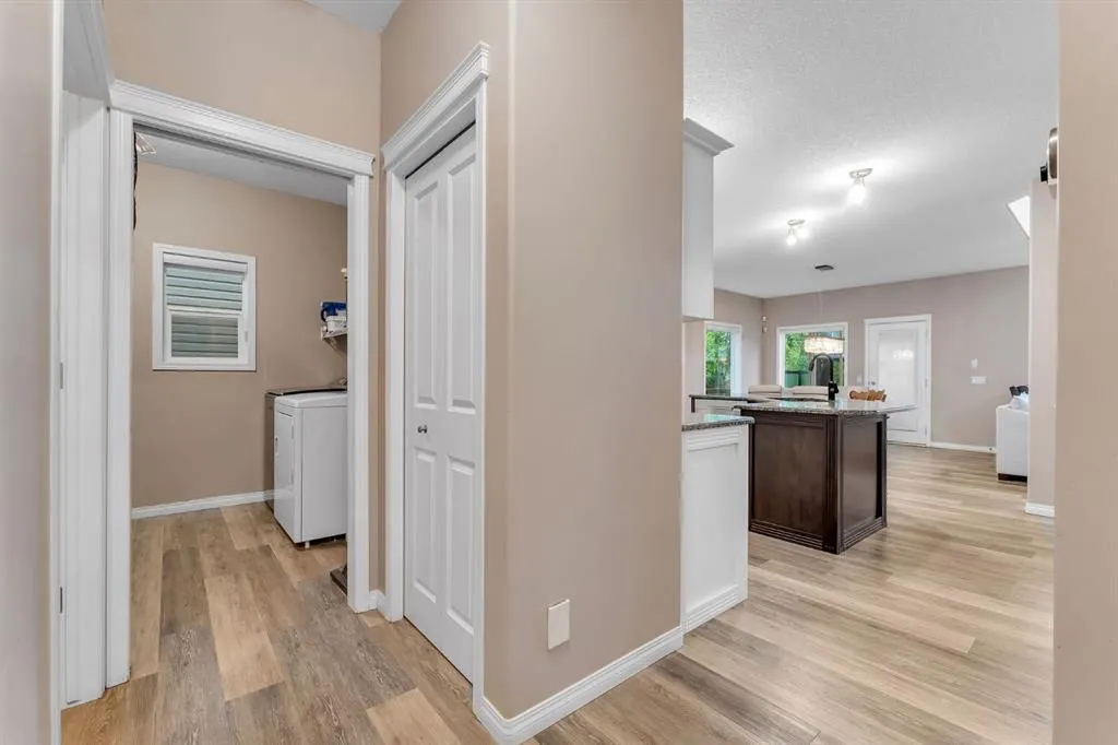 405 Kincora Drive NW