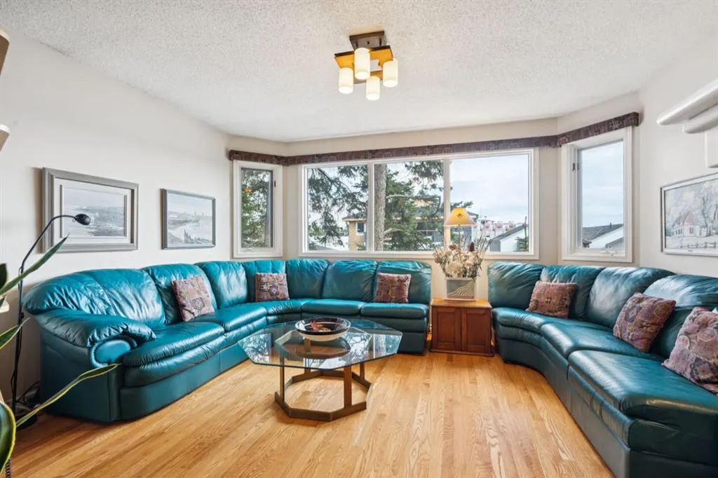 1809 28 Avenue SW