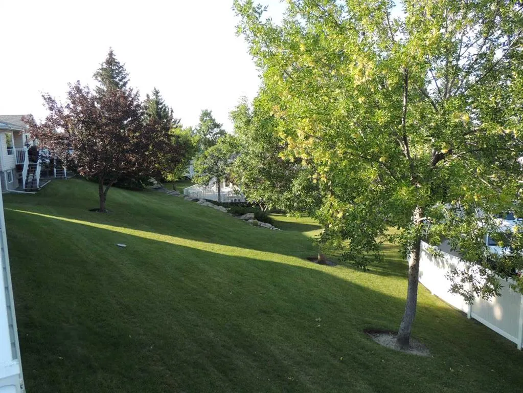 8 Macewan Park Heights NW