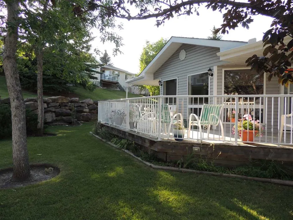 8 Macewan Park Heights NW