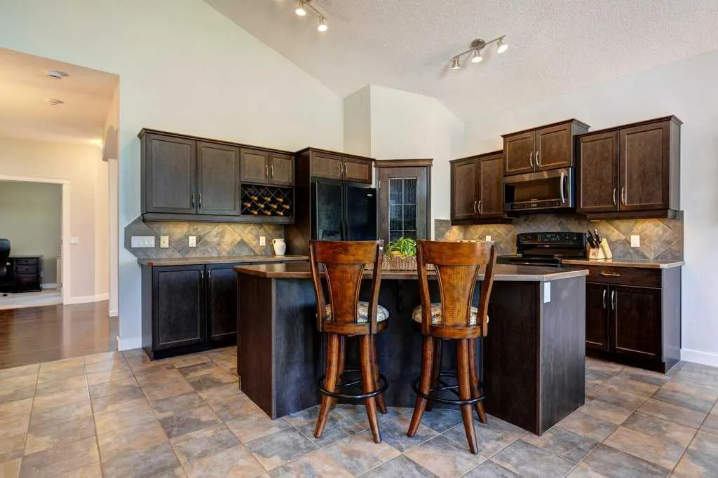 2604 Coopers Circle SW