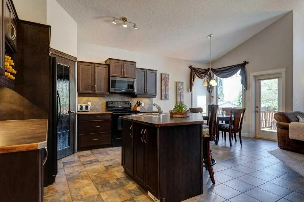 2604 Coopers Circle SW
