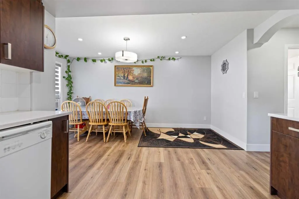 248 Taracove Road NE