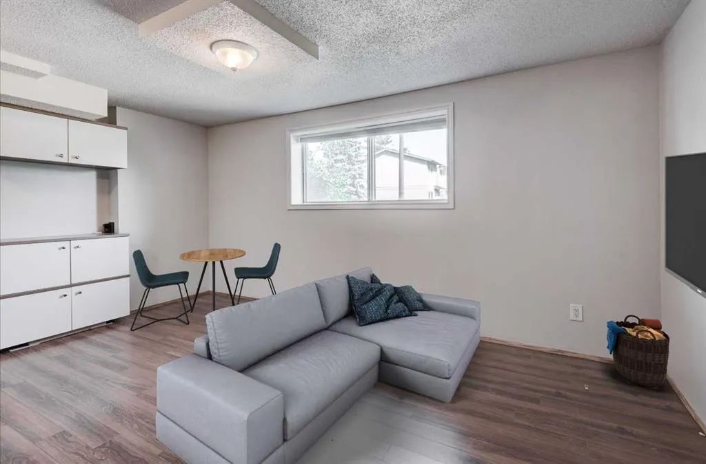 5 Fonda Drive SE