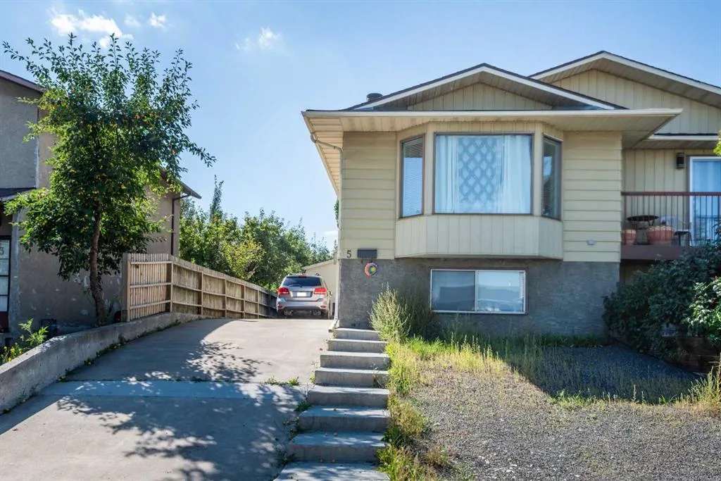 5 Fonda Drive SE