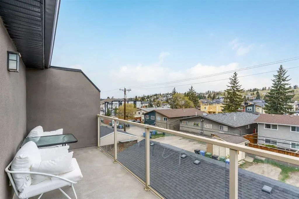 4726 17 Avenue NW, #2