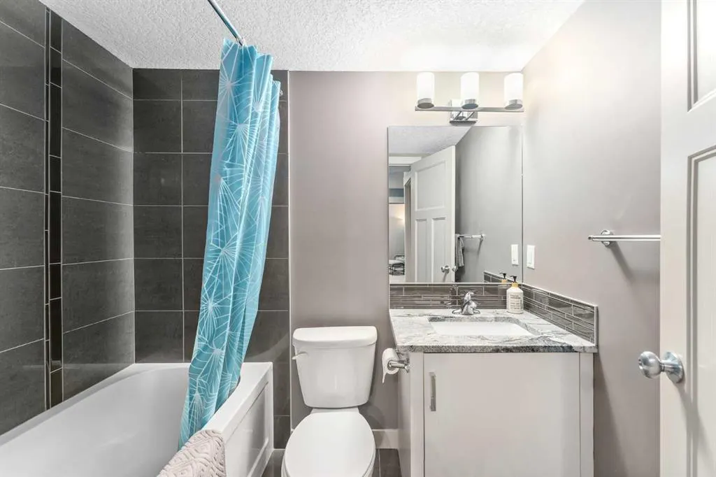 4726 17 Avenue NW, #2