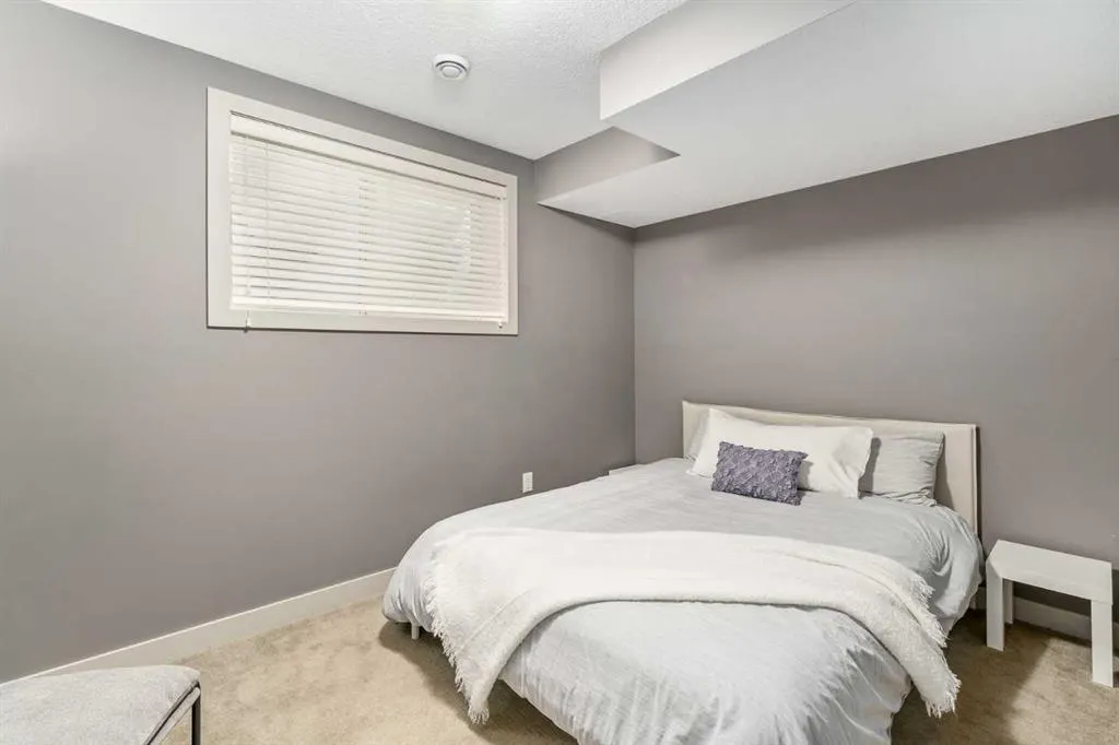 4726 17 Avenue NW, #2