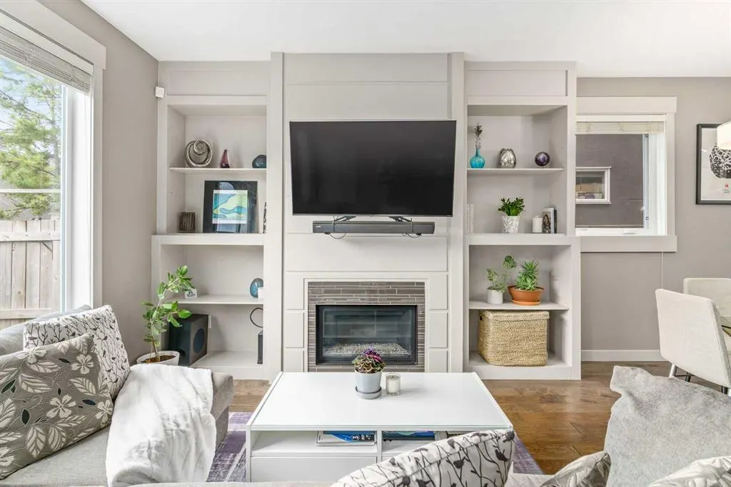 4726 17 Avenue NW, #2