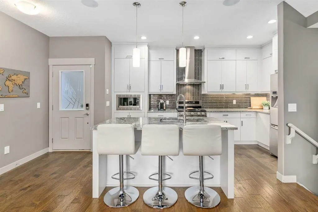 4726 17 Avenue NW, #2