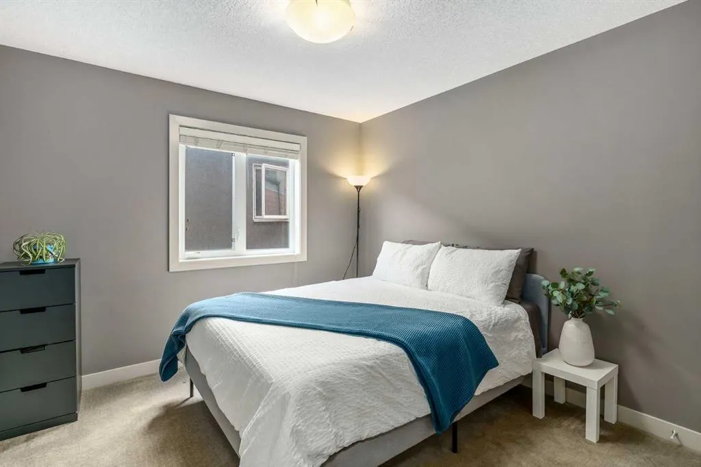 4726 17 Avenue NW, #2