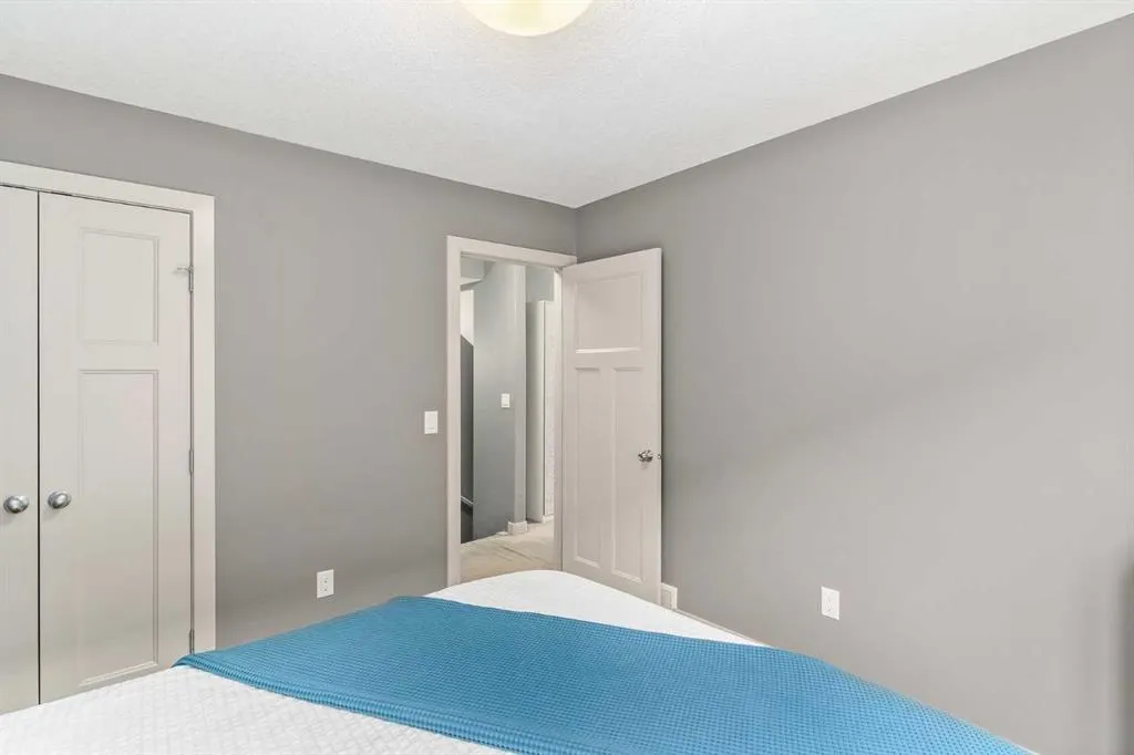4726 17 Avenue NW, #2