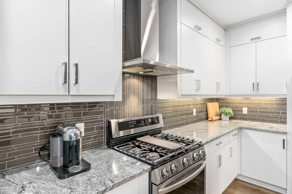 4726 17 Avenue NW, #2