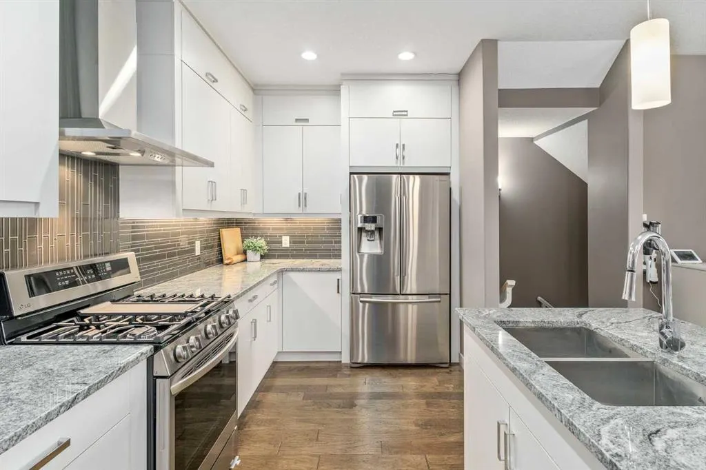 4726 17 Avenue NW, #2