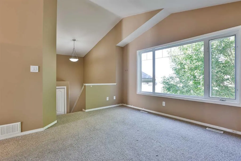 267 Heritage Court W