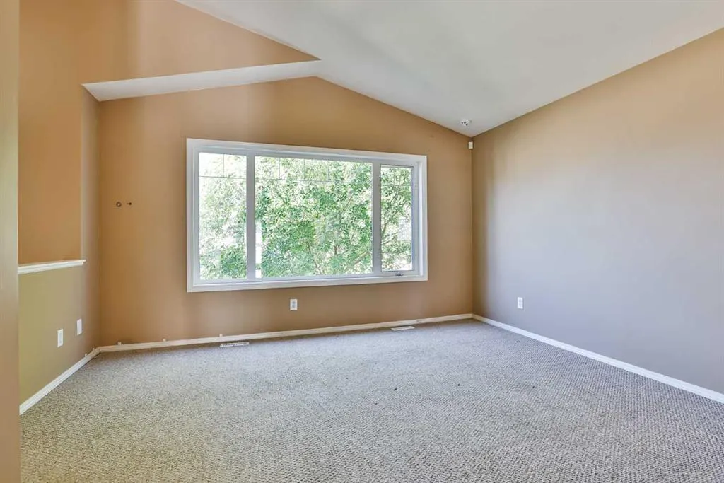 267 Heritage Court W