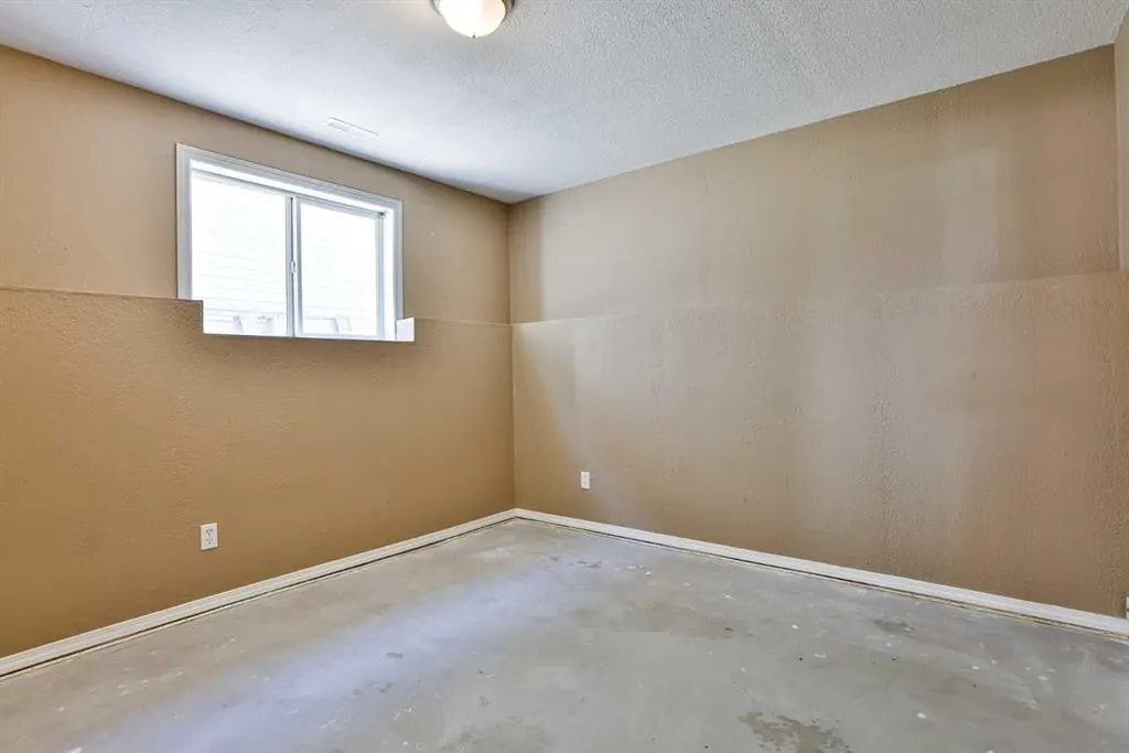 267 Heritage Court W