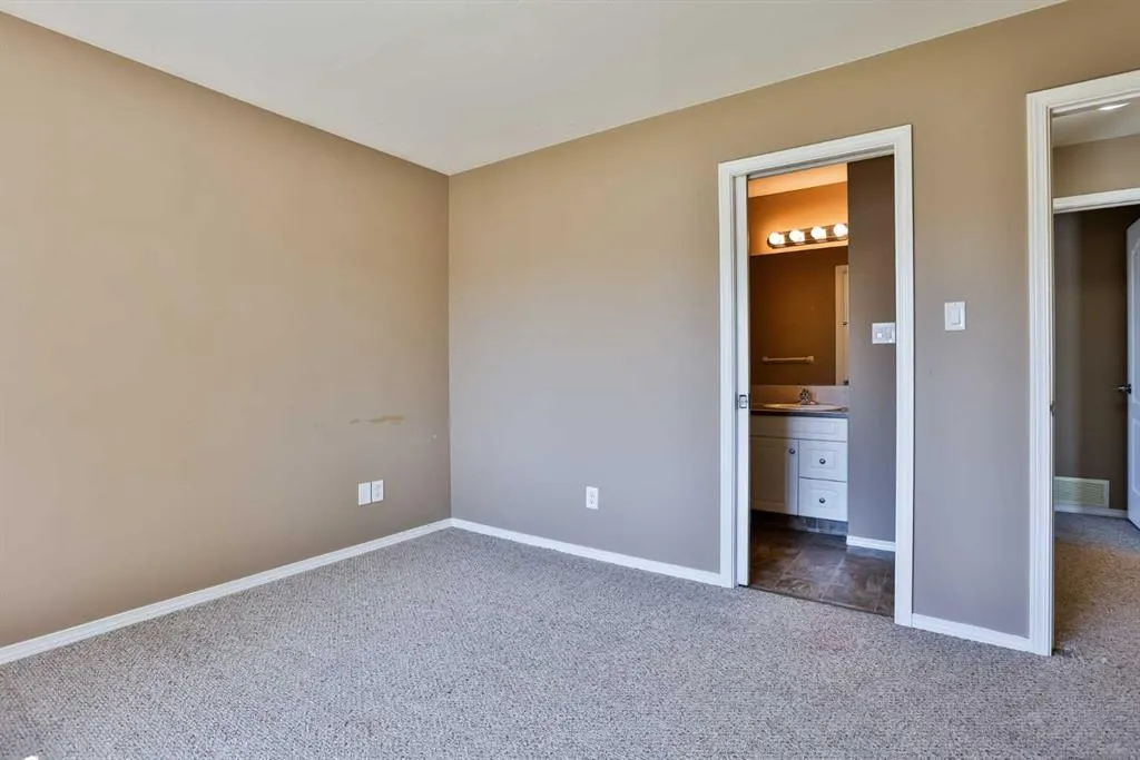 267 Heritage Court W